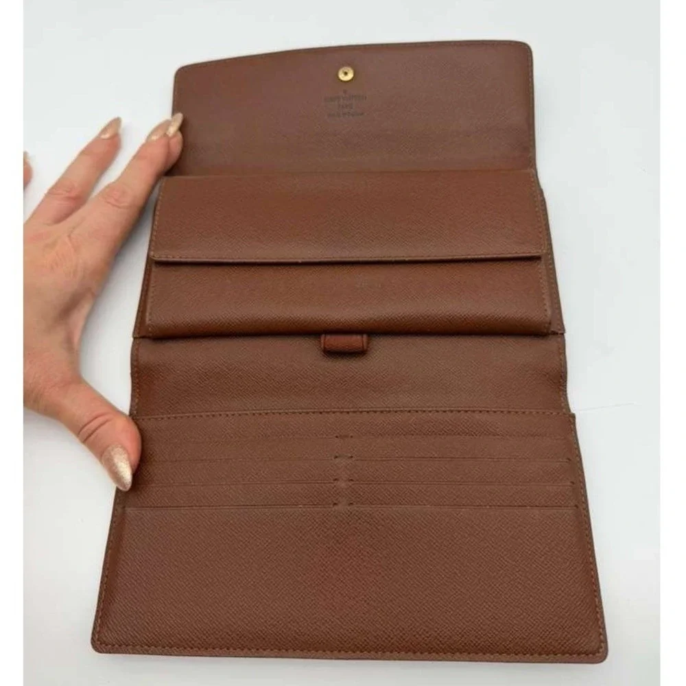 Authentic Louis Vuitton Brown Monogram Wallet‎